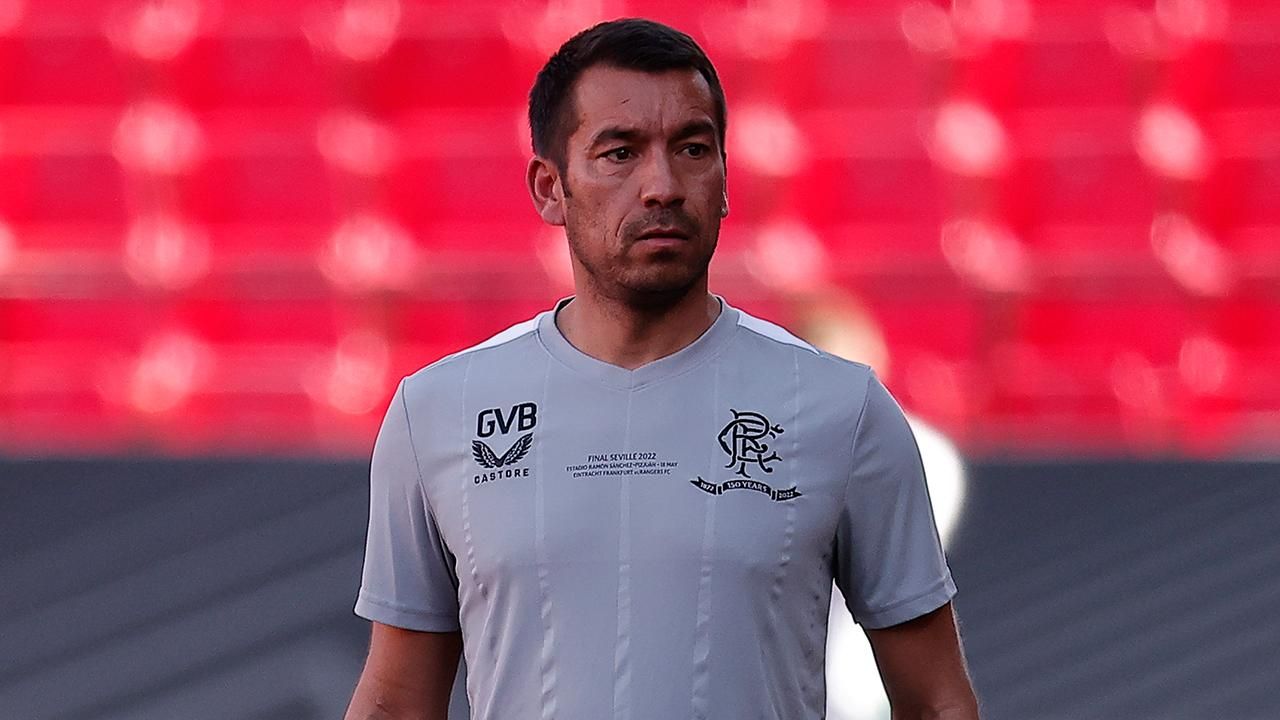 Beşiktaş'ın yeni hocası Van Bronckhorst'un maaşı belli oldu! 2