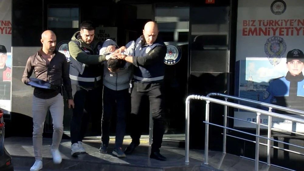 Kadıköy'de öğrenci servisi kaçıran şüpheli ile ilgili akılalmaz detay! Cumhurbaşkanlığı Külliyesi'ne girmeye çalıştı... 5