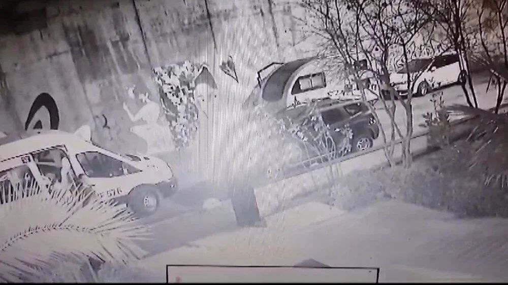 Kadıköy'de öğrenci servisi kaçıran şüpheli ile ilgili akılalmaz detay! Cumhurbaşkanlığı Külliyesi'ne girmeye çalıştı... 2