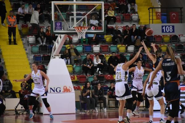 ING Kadınlar Türkiye Kupası final maçında Fenerbahçe Alagöz Holding şampiyon oldu 5