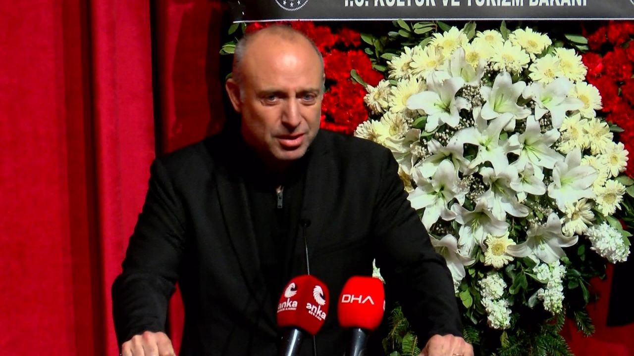 Ölümüyle sanat camiasını yasa boğdu! Usta sanatçı Ayla Algan için Muhsin Ertuğrul Sahnesi'nde tören düzenlendi 2