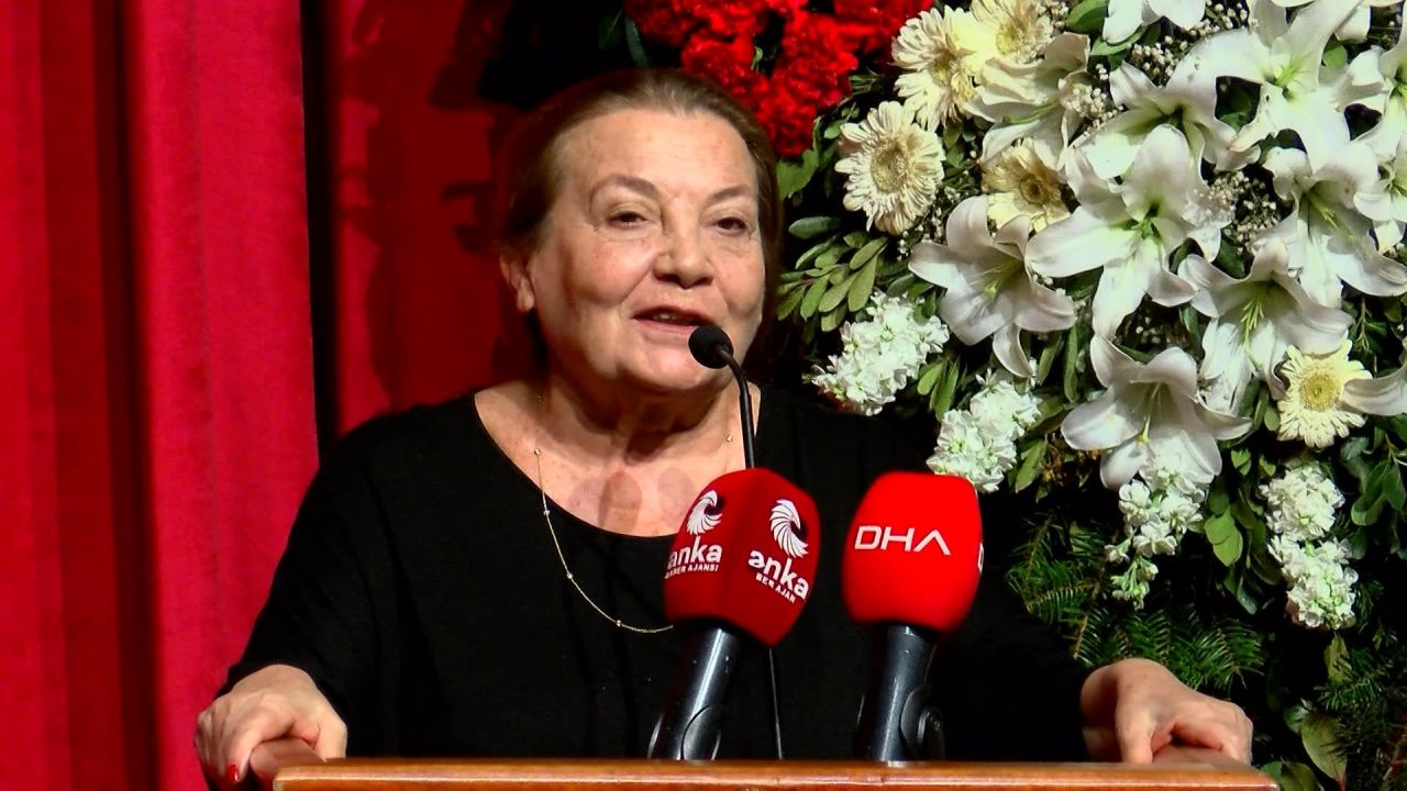 Ölümüyle sanat camiasını yasa boğdu! Usta sanatçı Ayla Algan için Muhsin Ertuğrul Sahnesi'nde tören düzenlendi 3