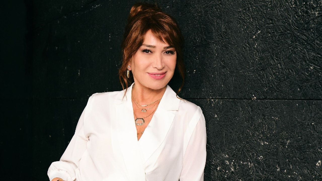 Demet Akbağ vücudunda en beğenmediği yeri açıkladı! "Sevmiyorum çünkü çok zayıf!" 4
