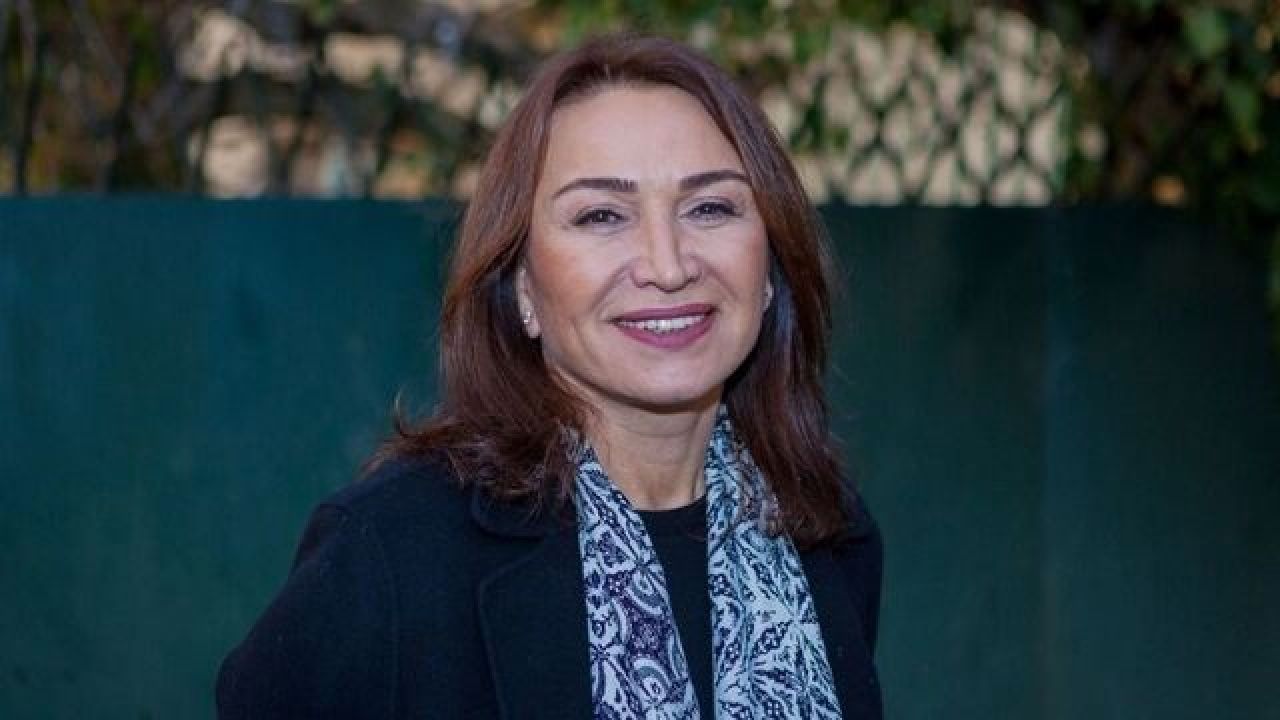 Demet Akbağ vücudunda en beğenmediği yeri açıkladı! "Sevmiyorum çünkü çok zayıf!" 2