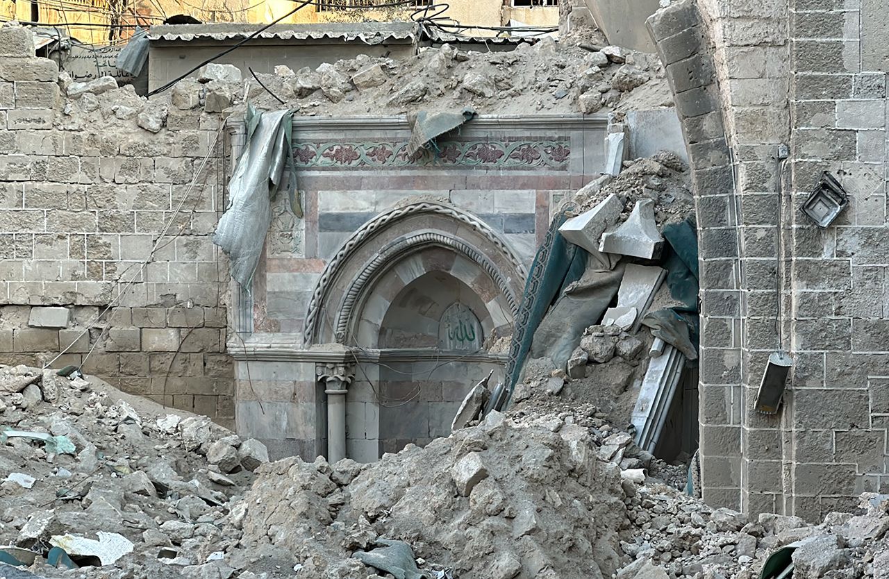 İsrail Gazze'deki 14 asırlık Büyük Ömeri Camii'ni yıktı 4