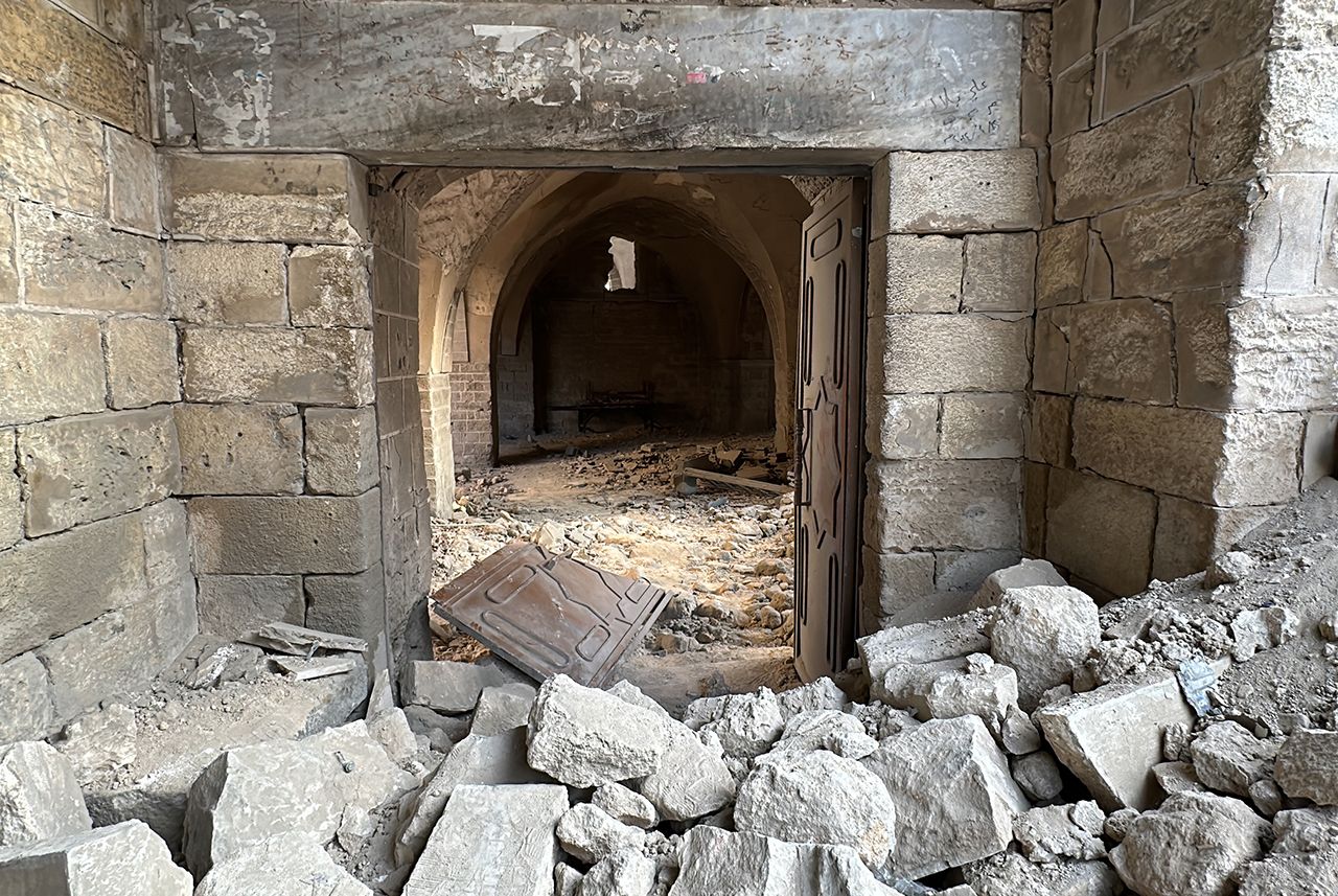 İsrail Gazze'deki 14 asırlık Büyük Ömeri Camii'ni yıktı 16
