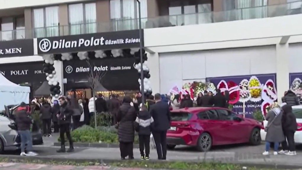 Şirketlerine kayyum atanmıştı! Cezaevindeki Dilan Polat yeni güzellik merkezi şubesi açtı: Açılışa Engin Polat'ın ailesi ve çiftin avukatı katıldı 5