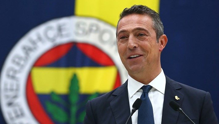 “Ali Koç Fenerbahçe’den ayrılmanın hesaplarını yapıyor! Şampiyonluğun kaçma ihtimalinde kendisine bahane yaratıyor. Başkanlar değişti, MHK değişti, değişmeyen tek şey gelmeyen şampiyonluk” 7