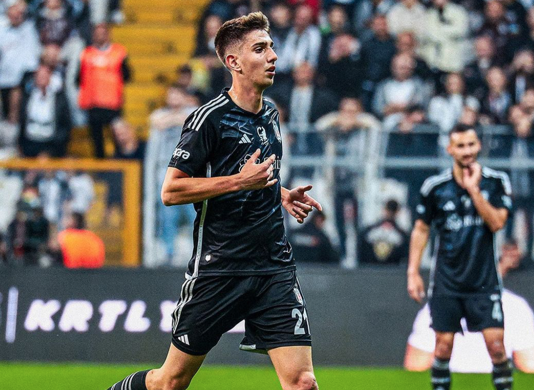 Beşiktaş'ın Çaykur Rizespor maçı ilk 11'i belli oldu! İşte Serdar Topraktepe'nin son maçında sahaya çıkacağı kadro... 9