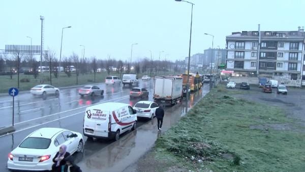 AKOM uyarmıştı! İstanbul'da beklenen yağış başladı! O ilçe beyaza büründü! 3