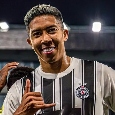 Hasan Arat’a transferde büyük engel! Fenerbahçe devreye girdi ve genç yıldızı ezeli rakibinin elinden kapıyor! Resmi teklif ortaya çıktı: 6 milyon euro önerildi 9