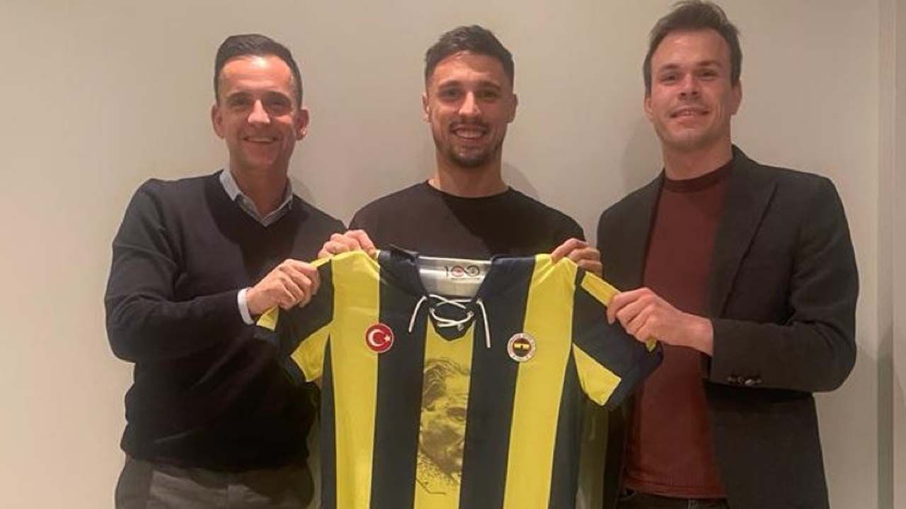 Hasan Arat’a transferde büyük engel! Fenerbahçe devreye girdi ve genç yıldızı ezeli rakibinin elinden kapıyor! Resmi teklif ortaya çıktı: 6 milyon euro önerildi 4