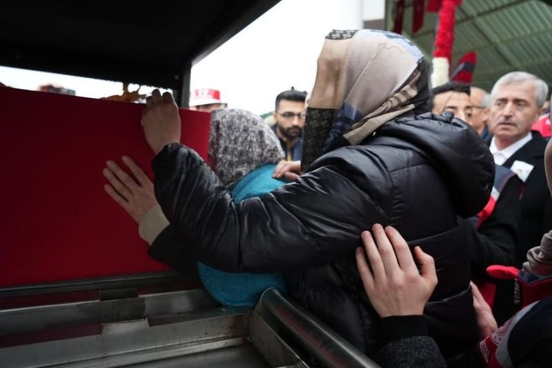 Türkiye şehitlerine ağlıyor... Pençe-Kilit şehitlerine veda! 13