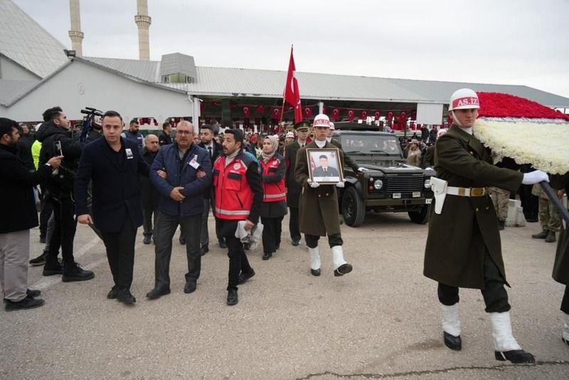 Türkiye şehitlerine ağlıyor... Pençe-Kilit şehitlerine veda! 14