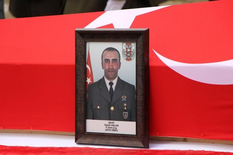 Türkiye şehitlerine ağlıyor... Pençe-Kilit şehitlerine veda! 22