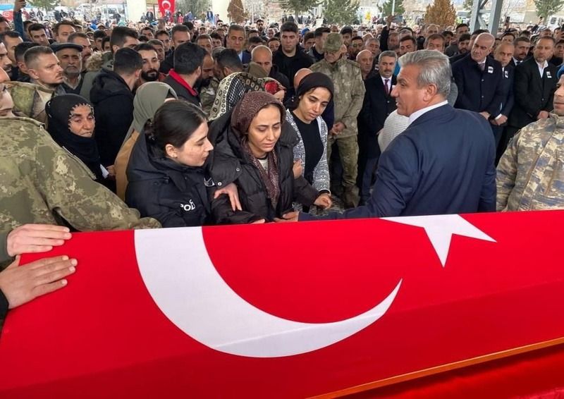 Türkiye şehitlerine ağlıyor... Pençe-Kilit şehitlerine veda! 5