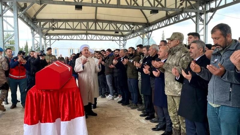 Türkiye şehitlerine ağlıyor... Pençe-Kilit şehitlerine veda! 6