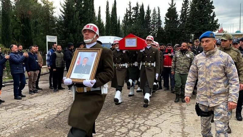 Türkiye şehitlerine ağlıyor... Pençe-Kilit şehitlerine veda! 7