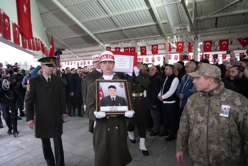 Türkiye şehitlerine ağlıyor... Pençe-Kilit şehitlerine veda! 9