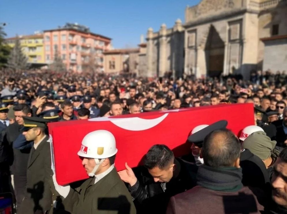 Türkiye şehitlerini son yolculuklarına uğurladı: Gözyaşlarıyla veda... 7