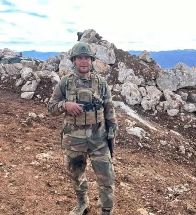 Türkiye şehitlerini son yolculuklarına uğurladı: Gözyaşlarıyla veda... 12