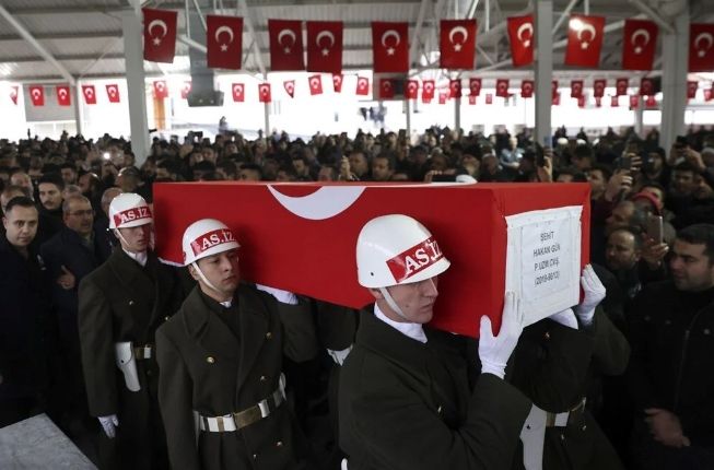 Türkiye şehitlerini son yolculuklarına uğurladı: Gözyaşlarıyla veda... 14