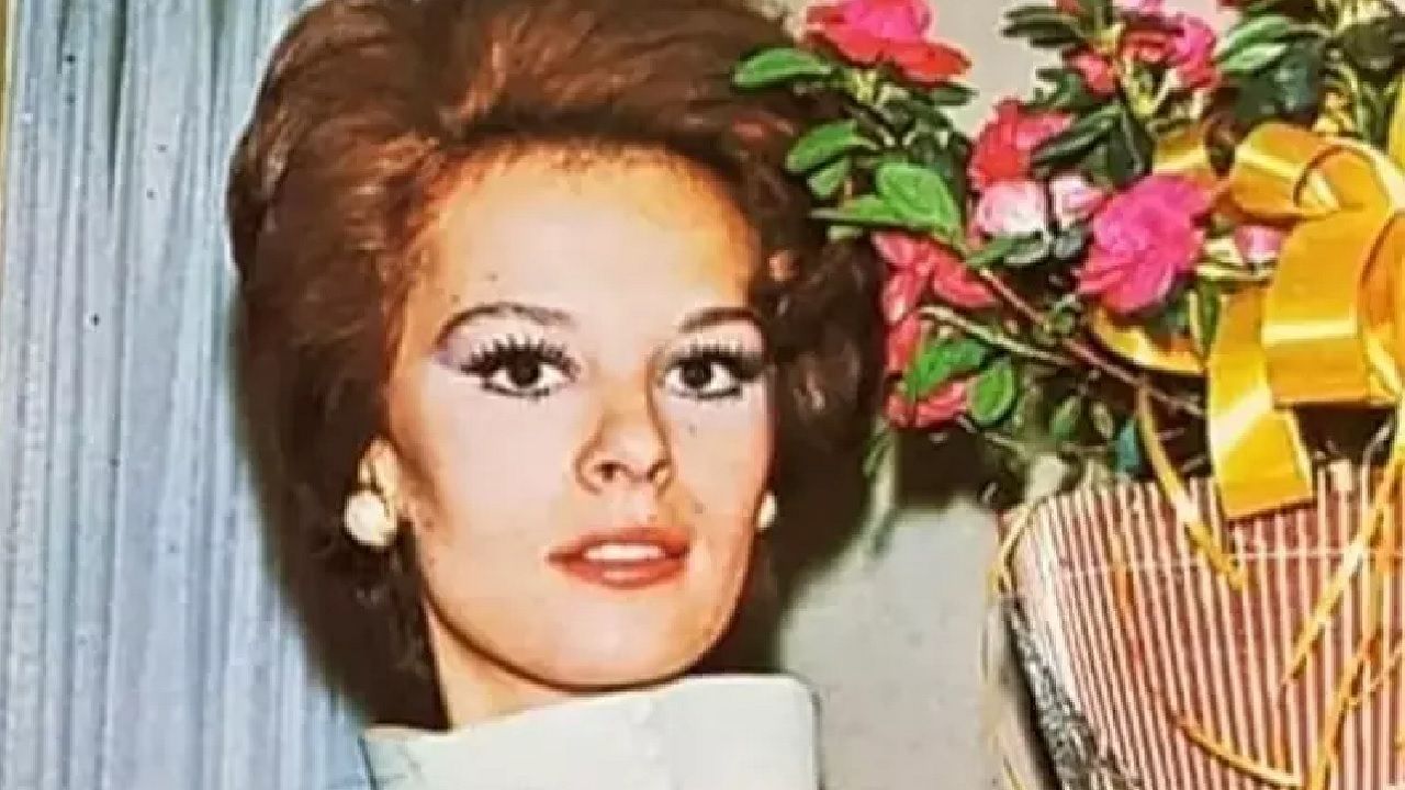 Aslışah Alkoçlar anneannesi ile pozunu yayınladı! Kendini 30 yıl önceki haline benzeten Alkoçlar'a sosyal medyada yorum yağdı... 3