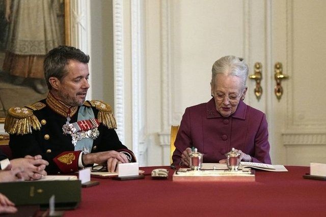 Elizabeth'in yapamadığını yaptı! Danimarka Kraliçesi 2. Margrethe tahttan çekildi 9