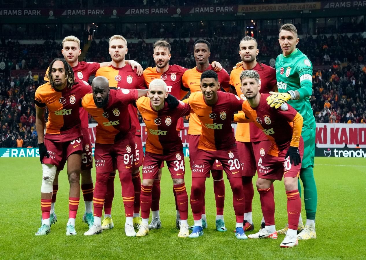 Rıdvan Dilmen olay çıkış! Bu sözler ezeli rakipleri birbirine düşürür: Galatasaray'ın oyununa baktığımız zaman 7-8 puanlık fark olması gerekiyor! 2
