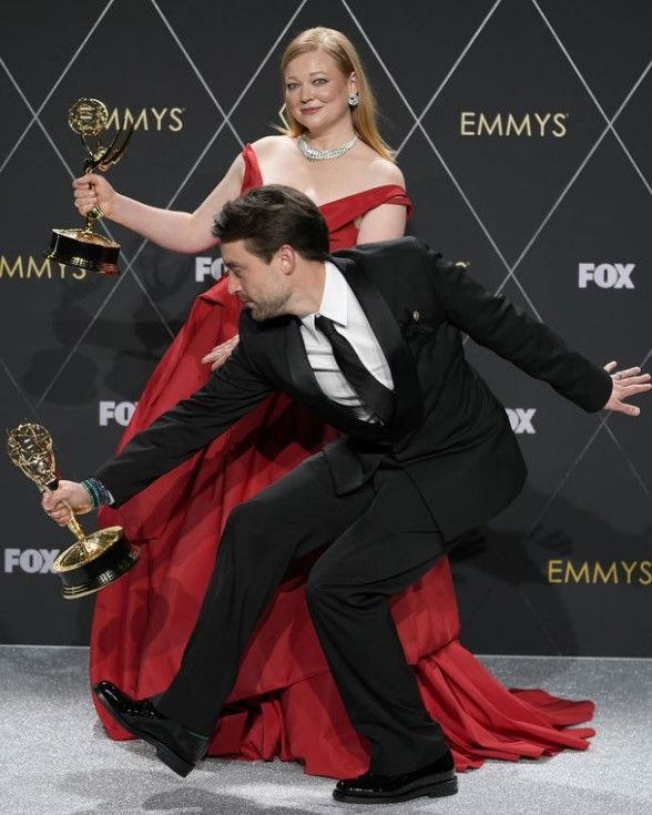 Emmy Ödülleri'nin kazananları belli oldu! Succession'a ödül yağdı 6