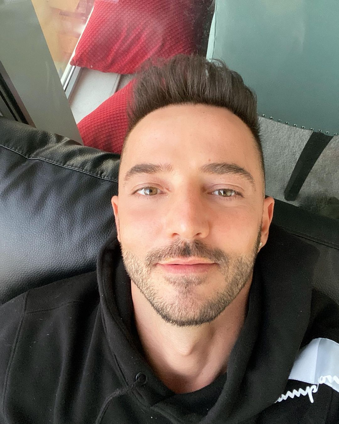 Gökhan Özen'in yüzündeki değişim sosyal medya kullanıcılarının dilinde! 2
