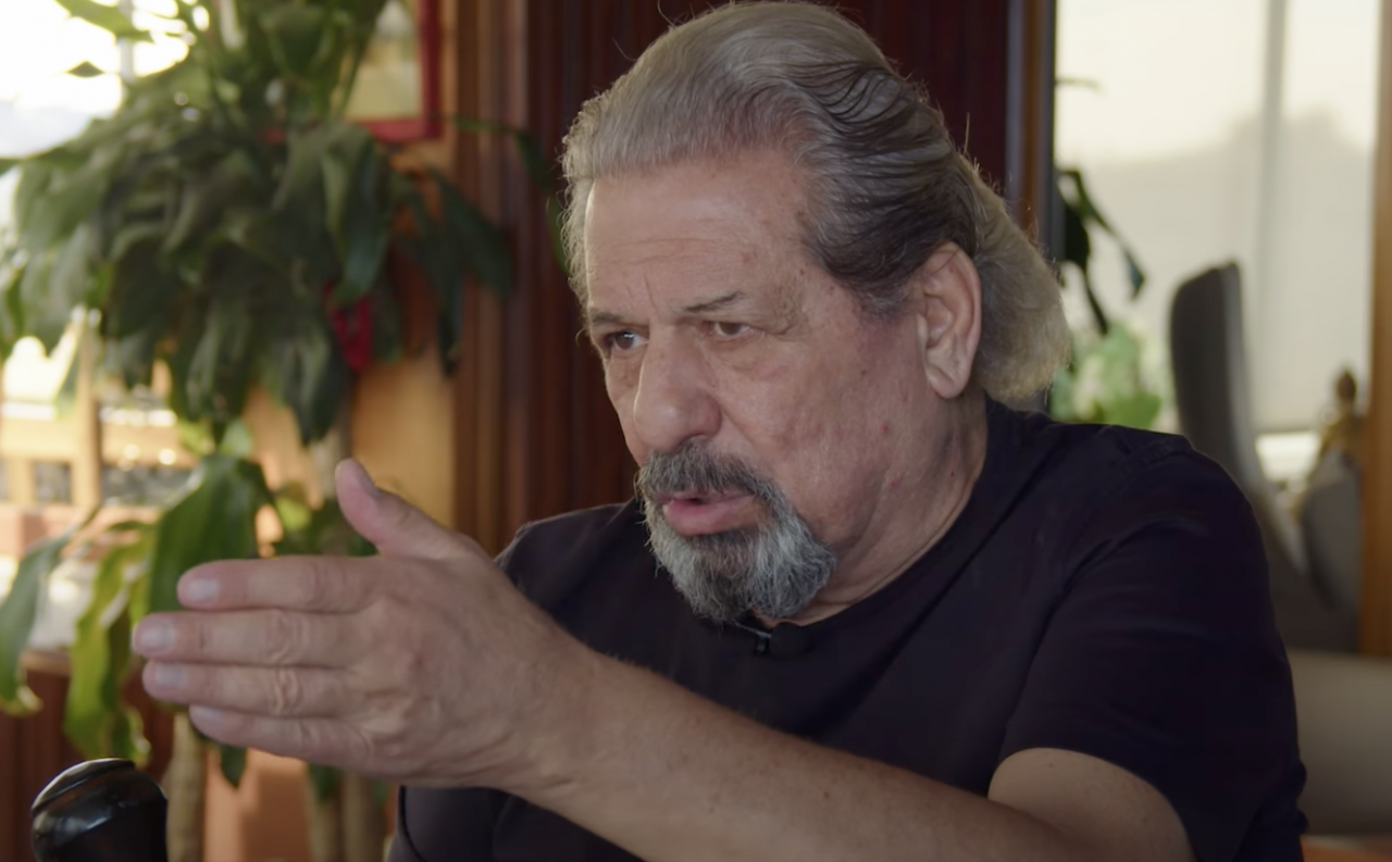 “Erden Timur’u Galatasaray camiasının abileri istemiyor! Ağzıyla kuş tutsa olmaz bu saatten sonra. Bundan sonra dikiş tutturamaz! Sen bunu yapamıyorsan otoriten yok demektir” 1