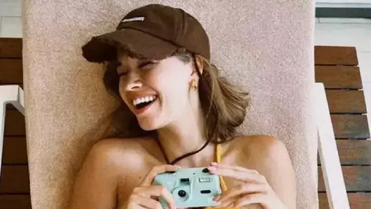 Ünlü oyuncu Afra Saraçoğlu geliri ile şok etti! Aylık geliri dudağınızı uçuklatacak... 4