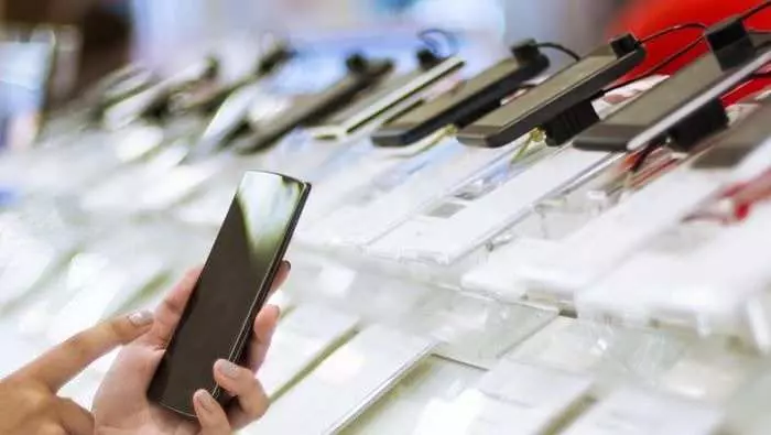 Akıllı telefon pazarında zirvenin adı 13 yıl sonra el değiştirdi! İşte tahtın yeni sahibi... 2