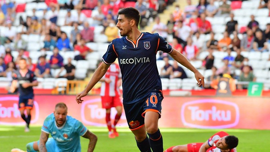 Fenerbahçe’de İsmail Yüksek gidecek, Okan Buruk’un şampiyon kadrosundaki gözbebeği gelecek! Ezeli rakibin hocasını kıskandıracak transferi resmen açıklayacaklar… 10
