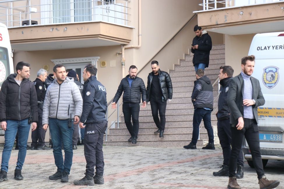 Sakarya'da cinnet getiren polis, karısını ve kızını öldürüp intihar etti! 3