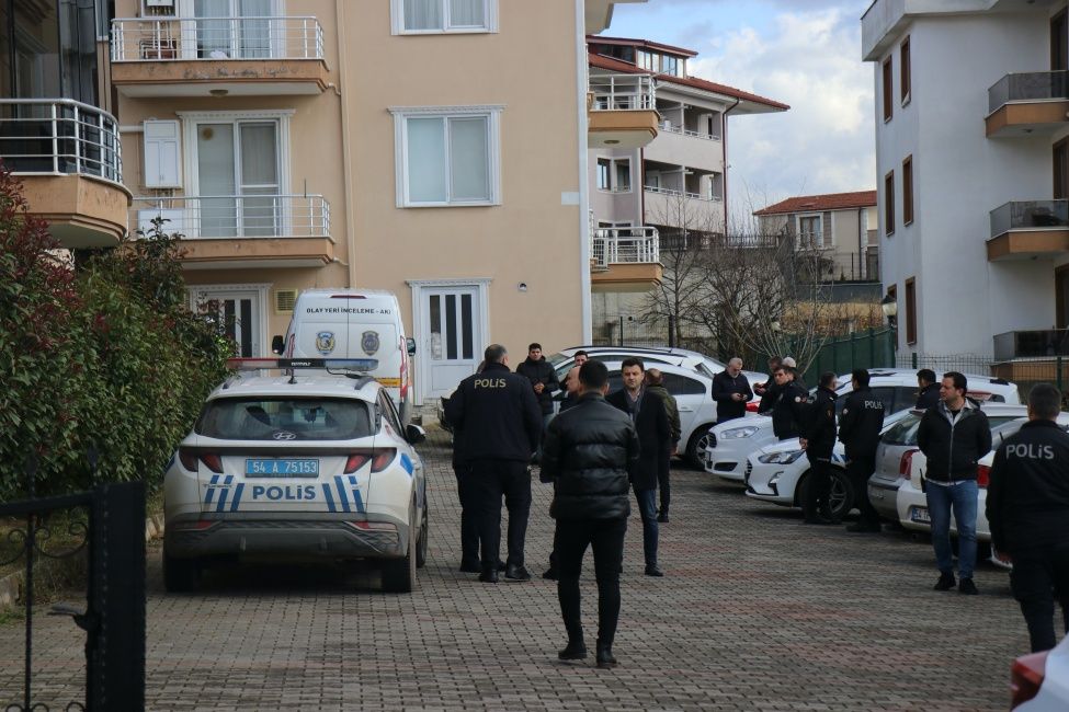 Sakarya'da cinnet getiren polis, karısını ve kızını öldürüp intihar etti! 4