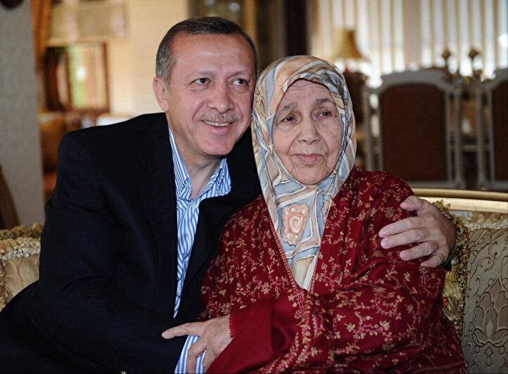 Cumhurbaşkanı Erdoğan'ın Türkiye'de üretilen ilk dolma kalemle yazdığı not duygulandırdı... 1