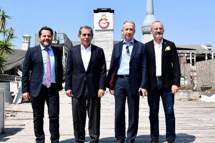 İnanılmaz gerçeği açıkladı: “Erden Timur basın toplantısını Dursun Özbek’ten habersiz yapıyor! Ona küsüp belgeleri açıklamıyor. Erden Bey’in hedefi başkanlık: Ya aday olacak ya da ortalıktan kaybolacak” 4