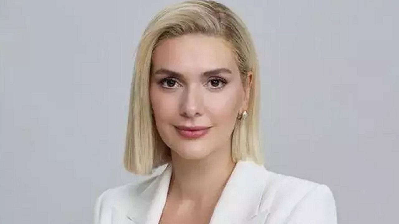 Bornozu ile duyurdu! Ünlü oyuncu Bergüzar Korel'den yeni ev kuralları... 7