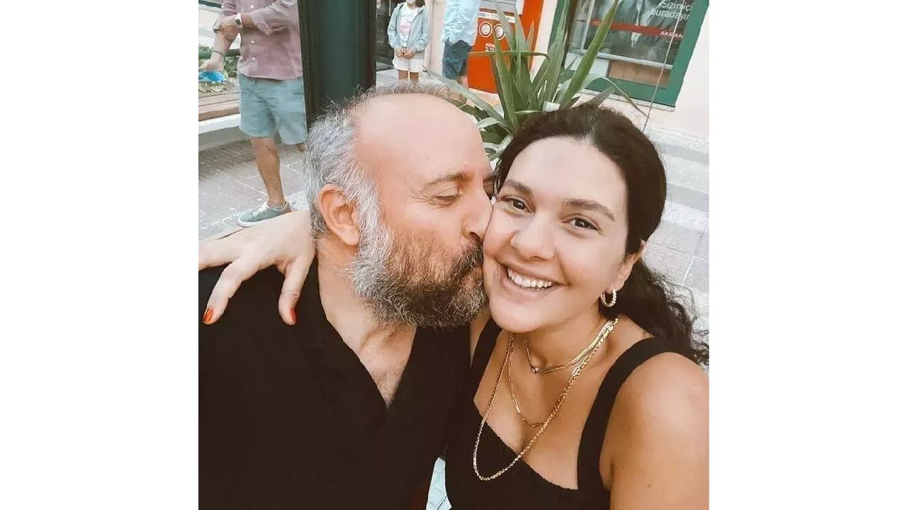 Bornozu ile duyurdu! Ünlü oyuncu Bergüzar Korel'den yeni ev kuralları... 1