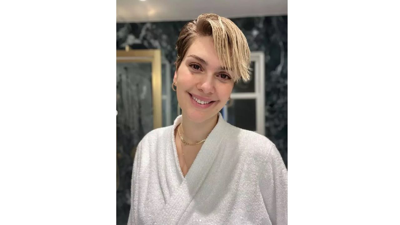 Bornozu ile duyurdu! Ünlü oyuncu Bergüzar Korel'den yeni ev kuralları... 6