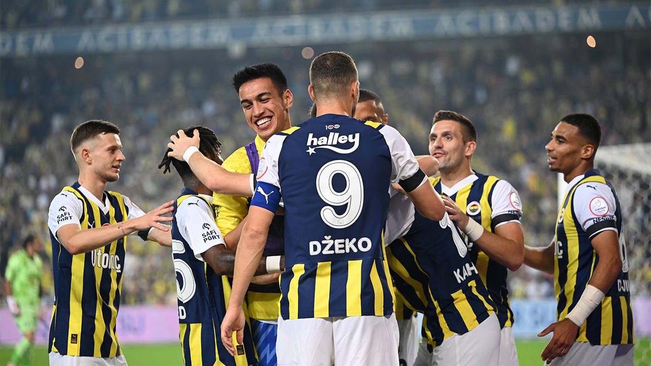 “Senin içerde 3 yediğin Trabzonspor’a Galatasaray deplasmanda 5 attı! Psikolojik üstünlük Galatasaray’ın elinde! Fenerbahçe son haftalarda şampiyonluk kaptırma tecrübesini defalarca yaşamış bir camia, acaba mı diyorsun!” 11