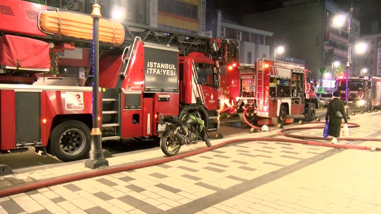 Gaziosmanpaşa'da mobilya atölyesinde yangın 5