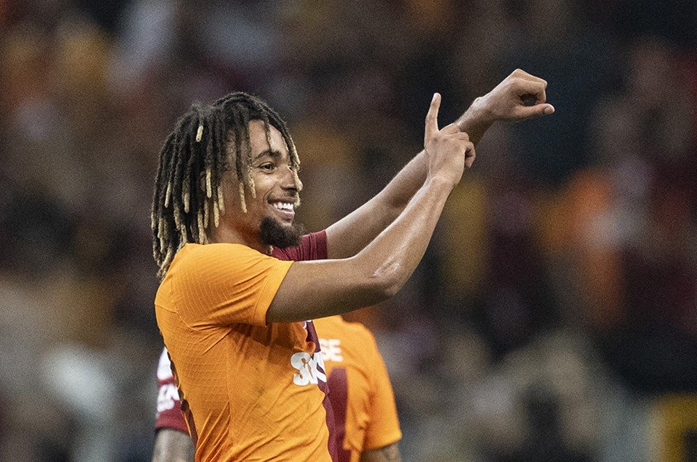 Ve resmi görüşmelere başlandı! Cimbom'un Fransız yıldızı Sacha Boey dünya devine rekorla gidiyor: Tarihe geçecek... 4