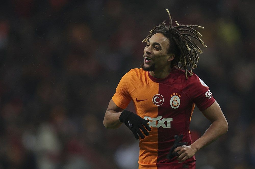 Ve resmi görüşmelere başlandı! Cimbom'un Fransız yıldızı Sacha Boey dünya devine rekorla gidiyor: Tarihe geçecek... 5