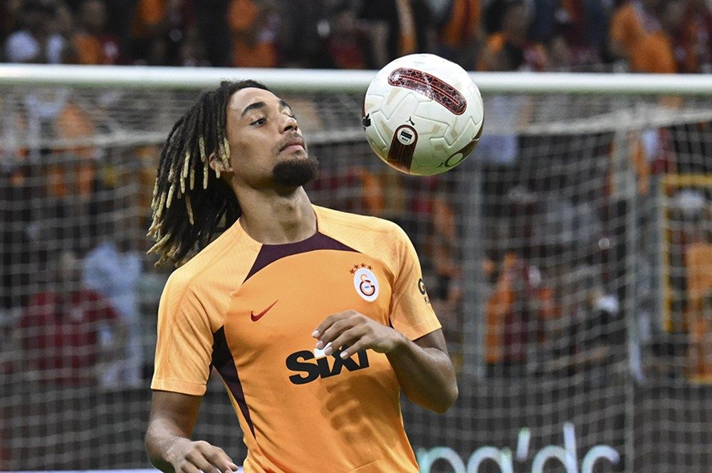 Ve resmi görüşmelere başlandı! Cimbom'un Fransız yıldızı Sacha Boey dünya devine rekorla gidiyor: Tarihe geçecek... 3