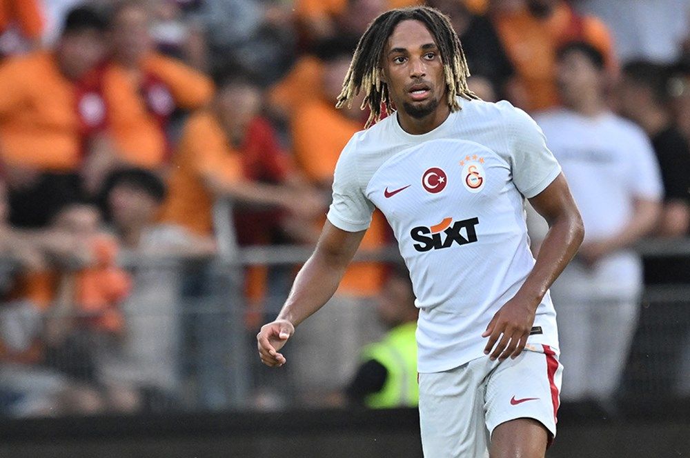 Ve resmi görüşmelere başlandı! Cimbom'un Fransız yıldızı Sacha Boey dünya devine rekorla gidiyor: Tarihe geçecek... 1