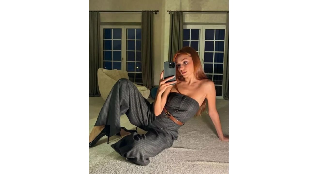 Kızıl saç paylaşımlarına yorum yağan Hande Erçel'den yeni saç rengi paylaşımı geldi! "Görenler eski haline dönmüş" dedi... 1