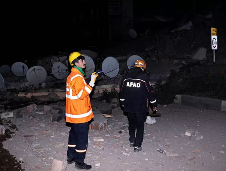 Uzman isim felaketi duyurdu: Kırılmamış korkunç fay hattı! Yıkıcı deprem ve tsunami kapıda... 16
